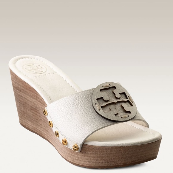Tory Burch Shoes - Tory Burch “Patti” Wedge sz 8 1/2✨
